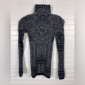 High-Everyday Couture Black and Gray Patterned Turtleneck Sweater